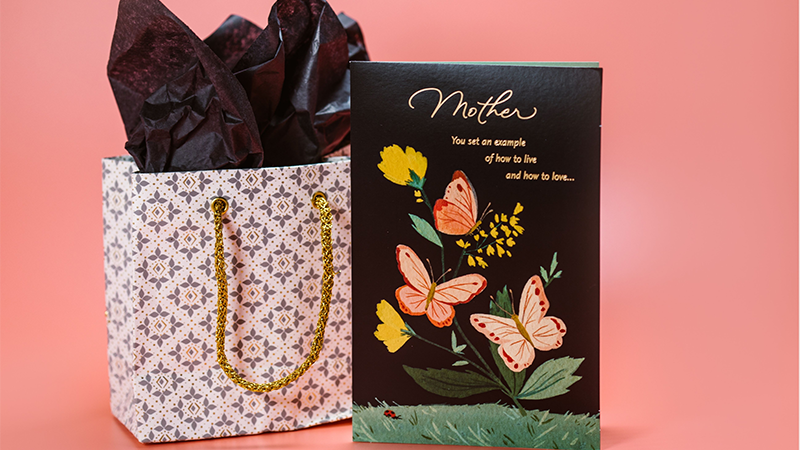 Bundle with Mother's Day Cards and Gift Wrap for Extra Sales Print on demand Mother's day gift ideas