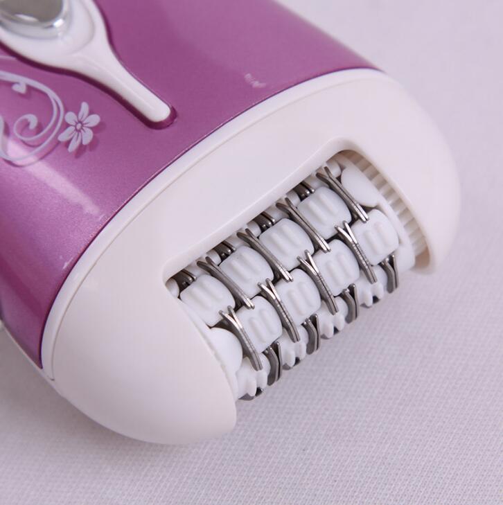 Close-up of multi-row tweezer epilation head