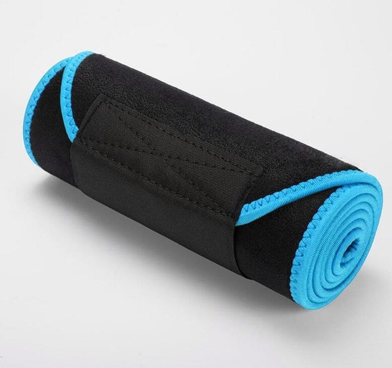 Close‑up of the blue‑trim belt being wrapped around a waist, hands adjusting the velcro – the turning point