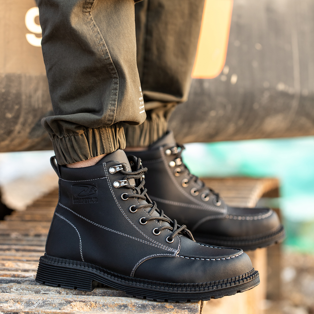 Comfortable And Durable Work Shoes Microfiber Leather Safety Shoes Men's Anti Smash And Anti Puncture Work Shoes