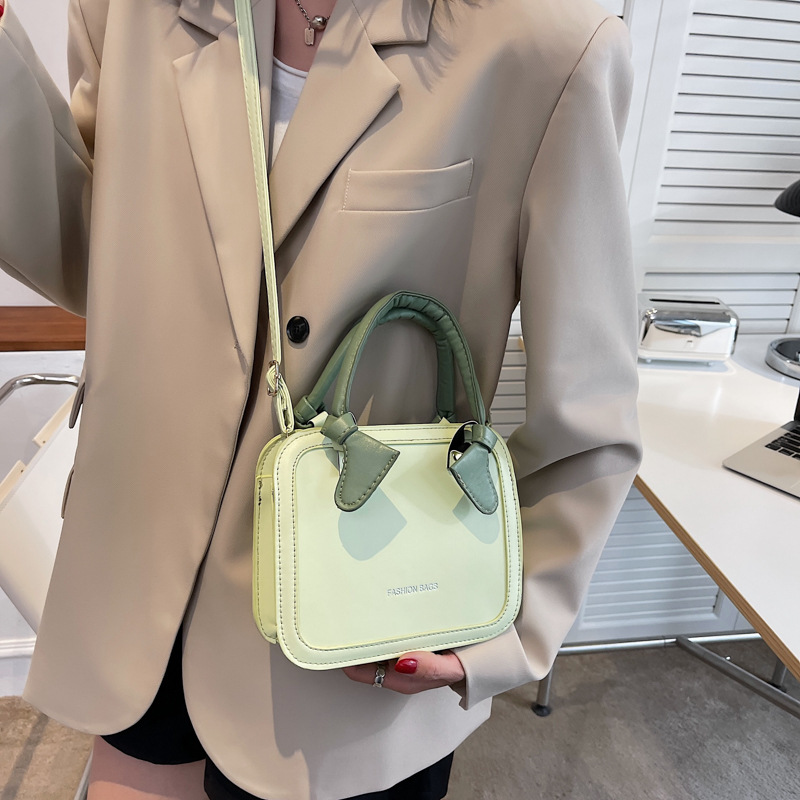 Korean Style Girl Handbag Bag New Fashion Foreign Style Messenger Bag Texture Simple Hand Carry Small Square Bag