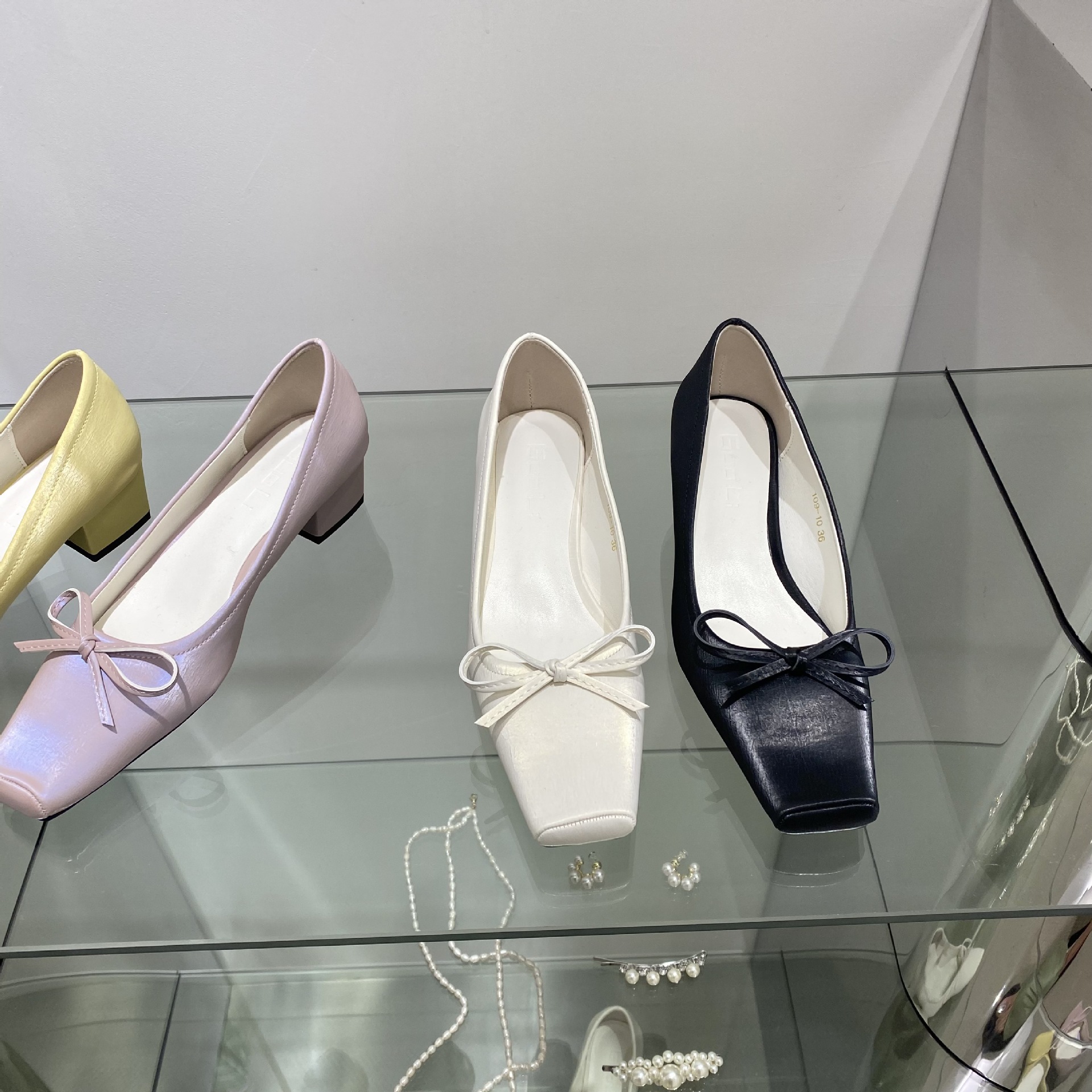 Spring Square Toe Bow Chunky Heel Mid Heel Shoes Satin Shallow Mouth Low Heel Women's Shoes image 3