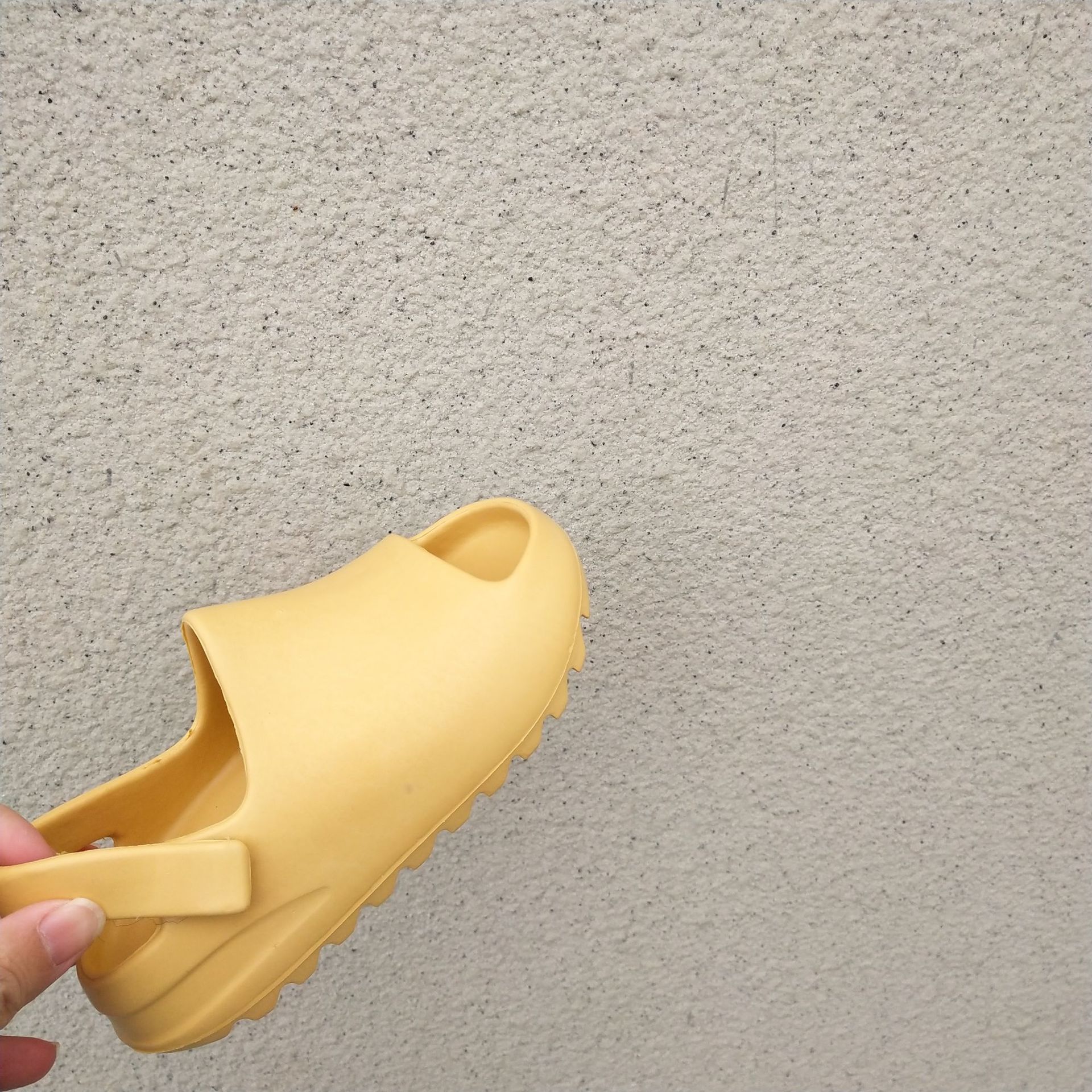 Summer Home Indoor Slippers Boys And Girls Velcro One Pedal Comfortable Outside Wear Beach Shoes Sandals image 4