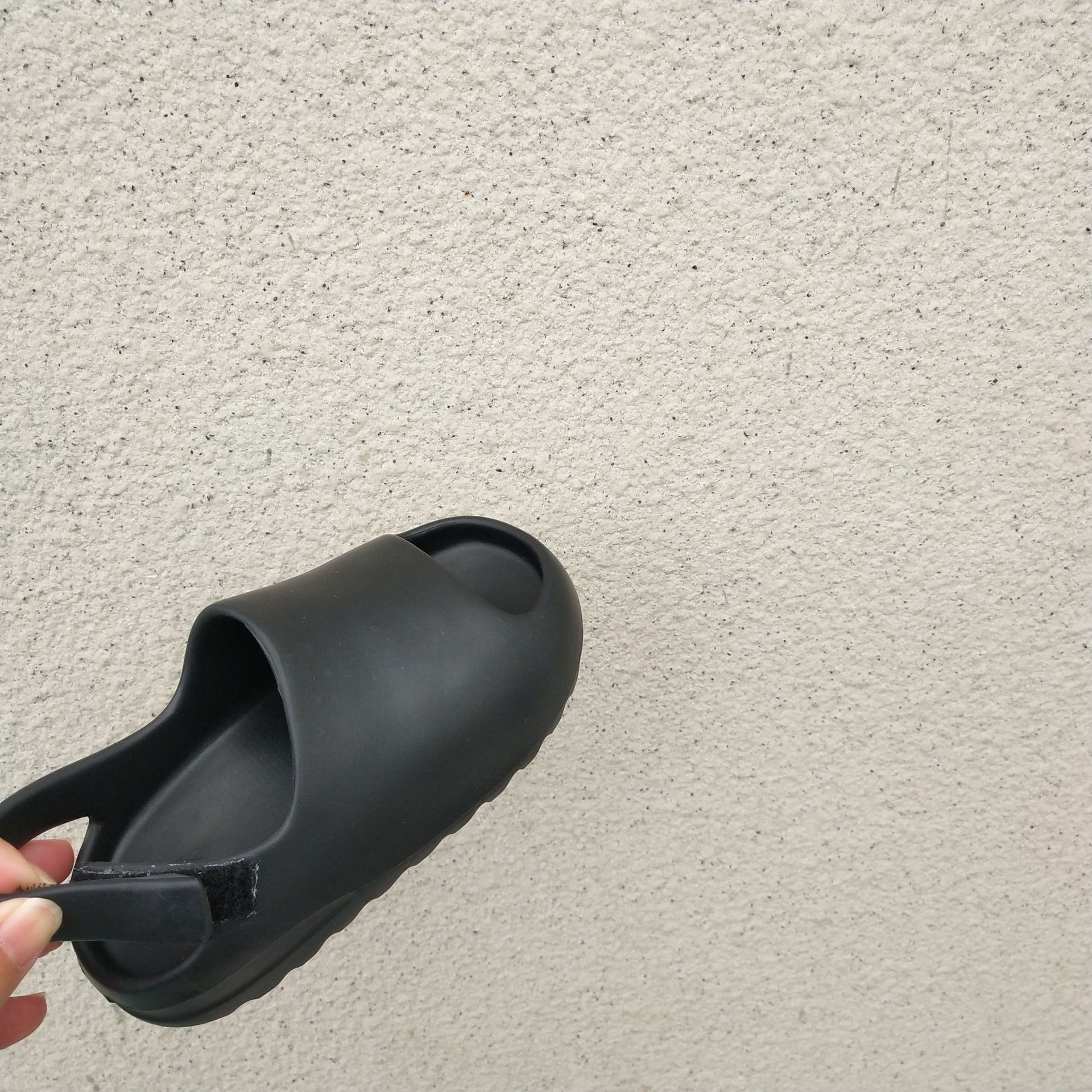 Summer Home Indoor Slippers Boys And Girls Velcro One Pedal Comfortable Outside Wear Beach Shoes Sandals
