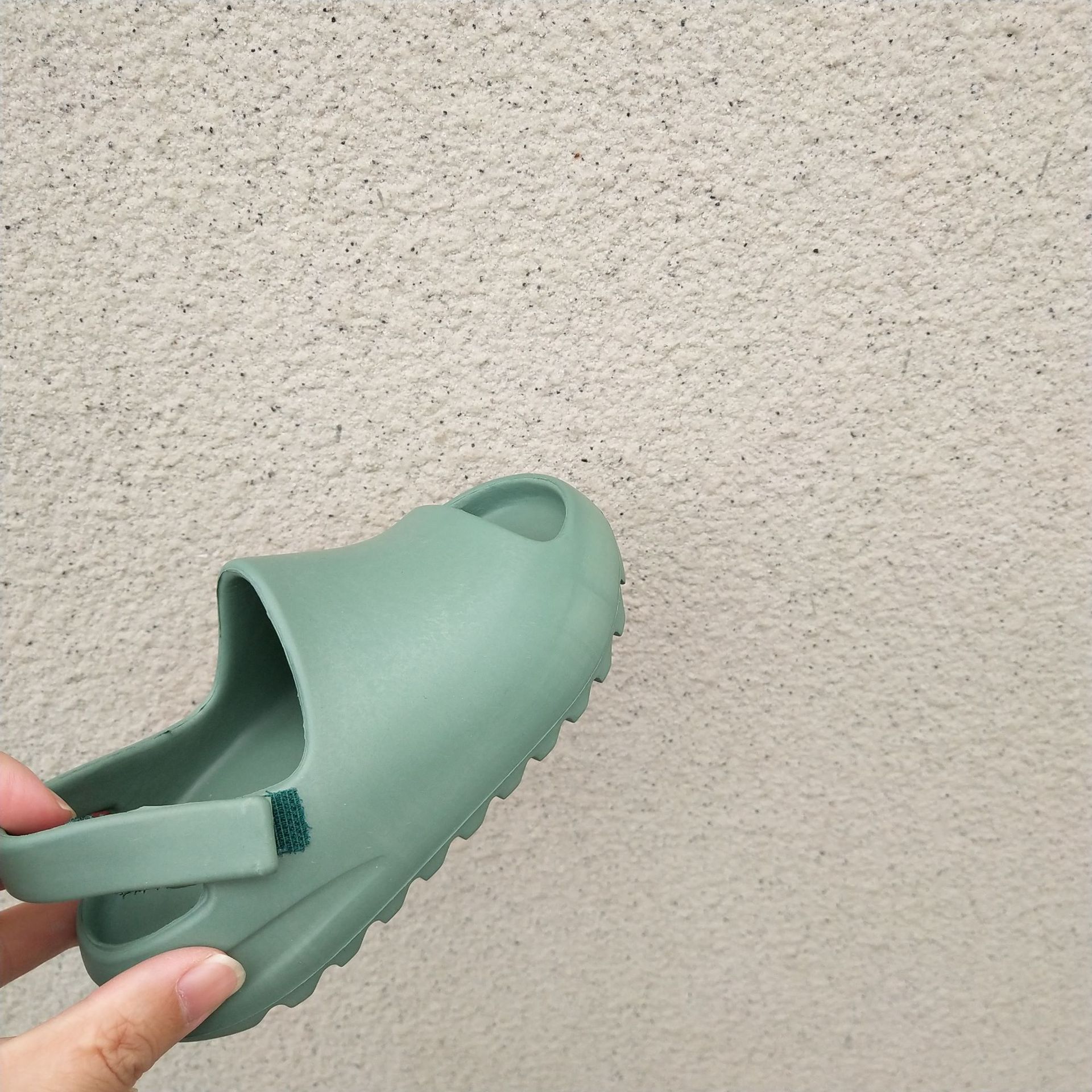 Summer Home Indoor Slippers Boys And Girls Velcro One Pedal Comfortable Outside Wear Beach Shoes Sandals image 5