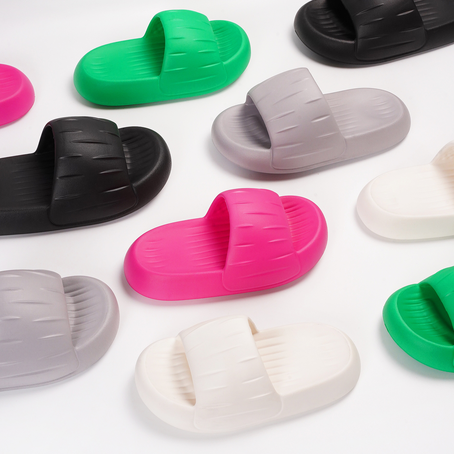 Bread Slippers EVA Rubber And Plastic Thick Bottom Stepping On Shit Casual Couple Tide Shoes Men And Women Flat Slippers Women's Outer Wear