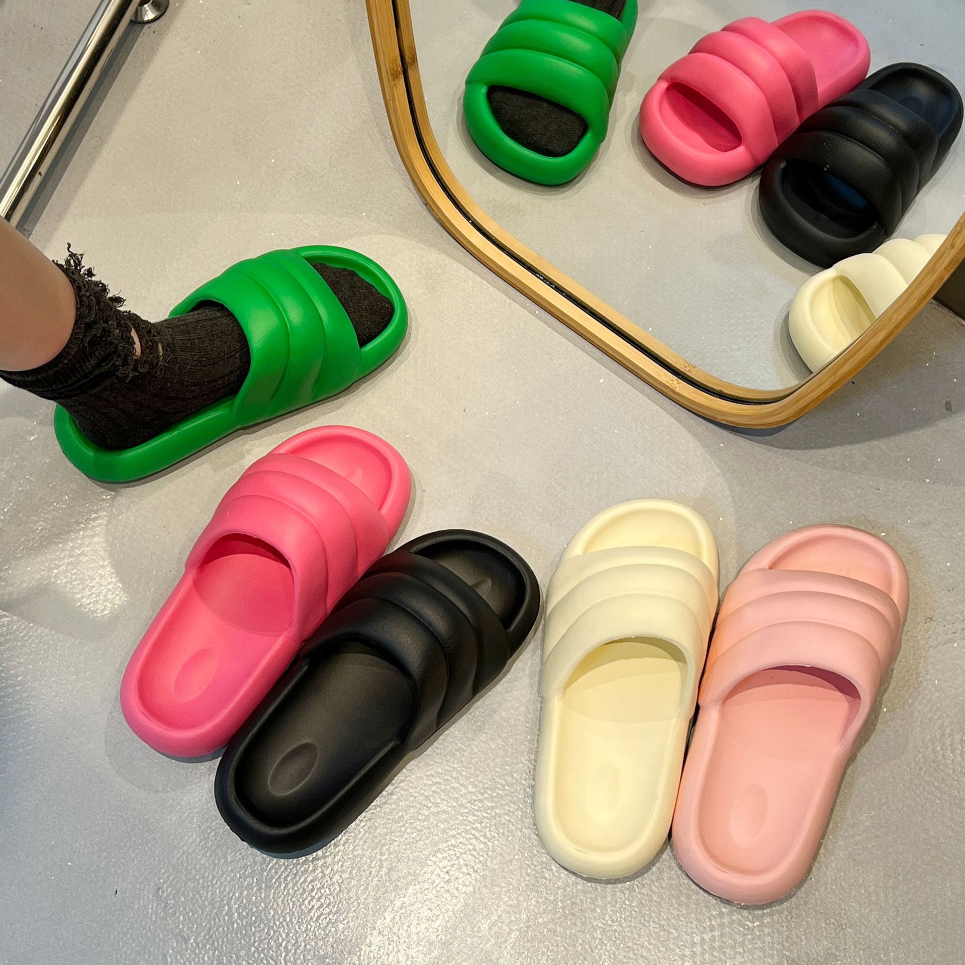 Step On Shit Slippers EVA Rubber Plastic Simple Leisure Home Men And Women Tide Slippers Flat Bottom Slippers Wear Slippers image 3