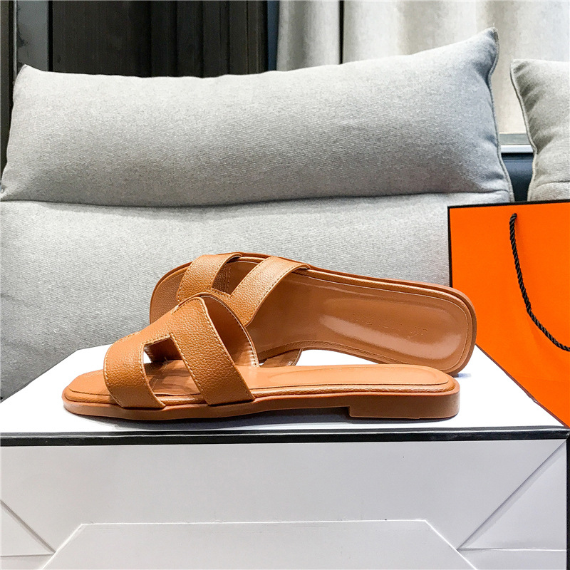 Women's Summer Sandals Flat Bottom Outer Wear Beach Shoes One Word Casual Slippers