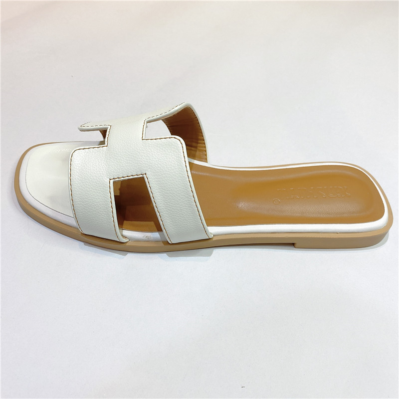 Women's Summer Sandals Flat Bottom Outer Wear Beach Shoes One Word Casual Slippers