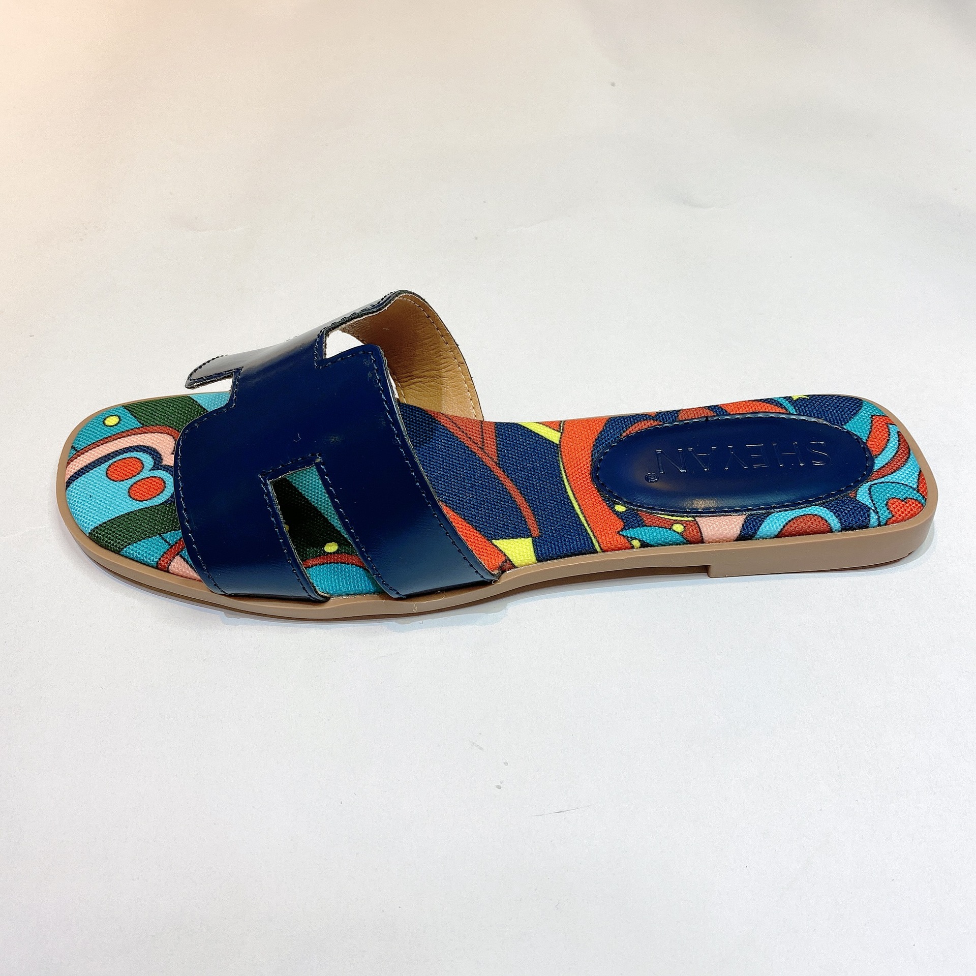 Women's Summer Sandals Flat Bottom Outer Wear Beach Shoes One Word Casual Slippers image 3