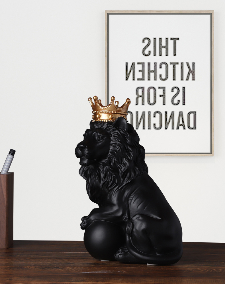 European Style Crown Lion Ornament - Majestic Room Decoration-4.jpg