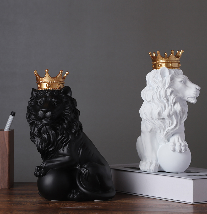 European Style Crown Lion Ornament - Majestic Room Decoration-1.jpg