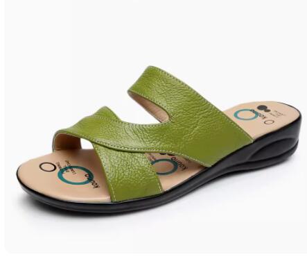 Genuine leather sandals and slippers are anti-skid for middle-aged and elderly people, fashionable for wearing flat bottomed lar image 3
