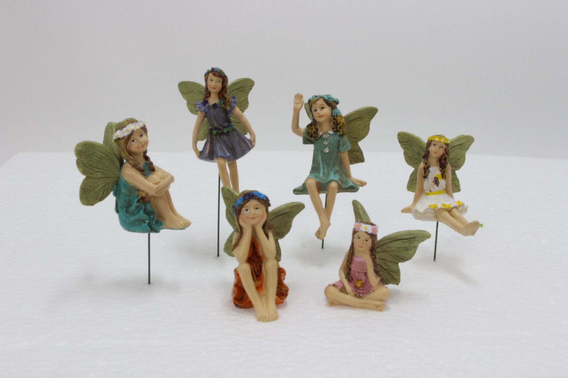 A set of 6-piece garden elf statue resin fairy plugin