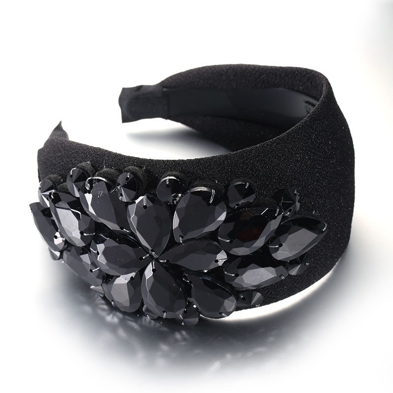 Black headband showing wide shape and inner grip