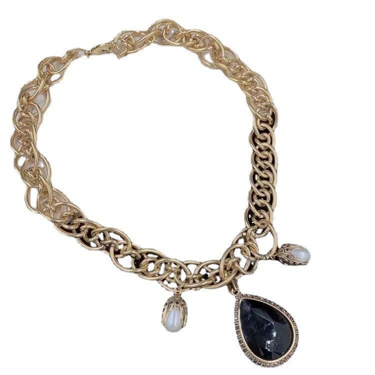 Luxury Fashion Decadent Aesthetics Pearl Pendant Chunky Neklace Unique Brand Vintage Gold Color