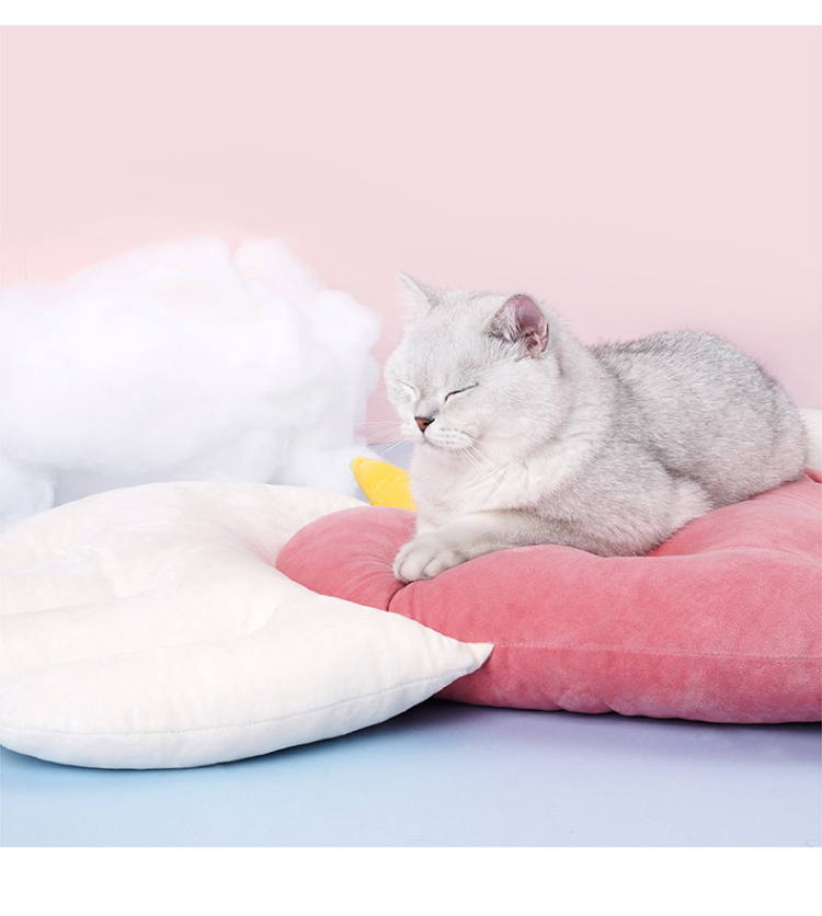 Dog Cave Bed Details