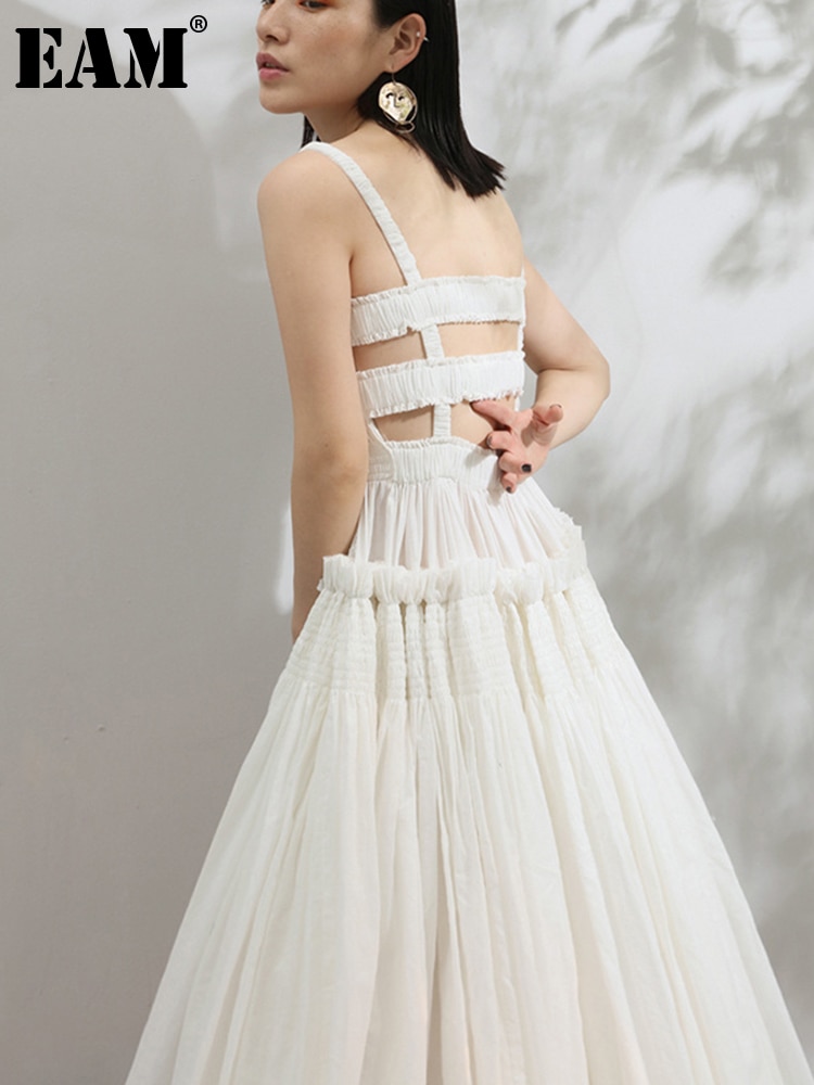 [EAM] 2023 New Summer Strapless Back Hollow Out Square Pleated Slim Big Hem White Temperament Dress