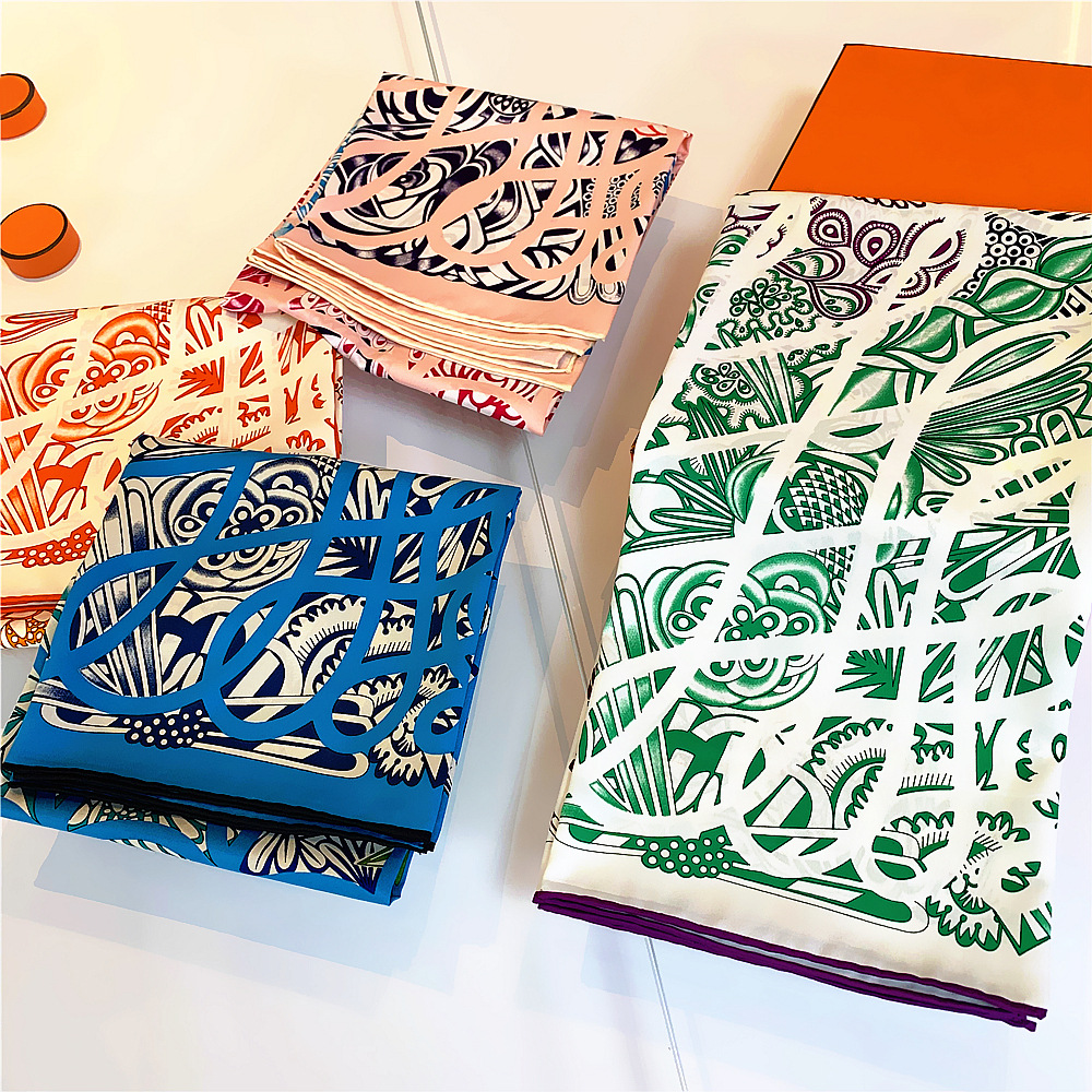 32 (3)