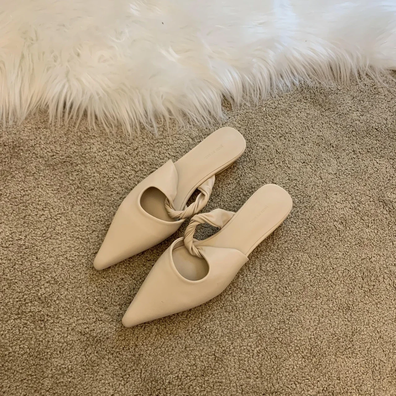 Pointed Toe Mules – Flat Slip-On Women’s Slides for Spring & Summer