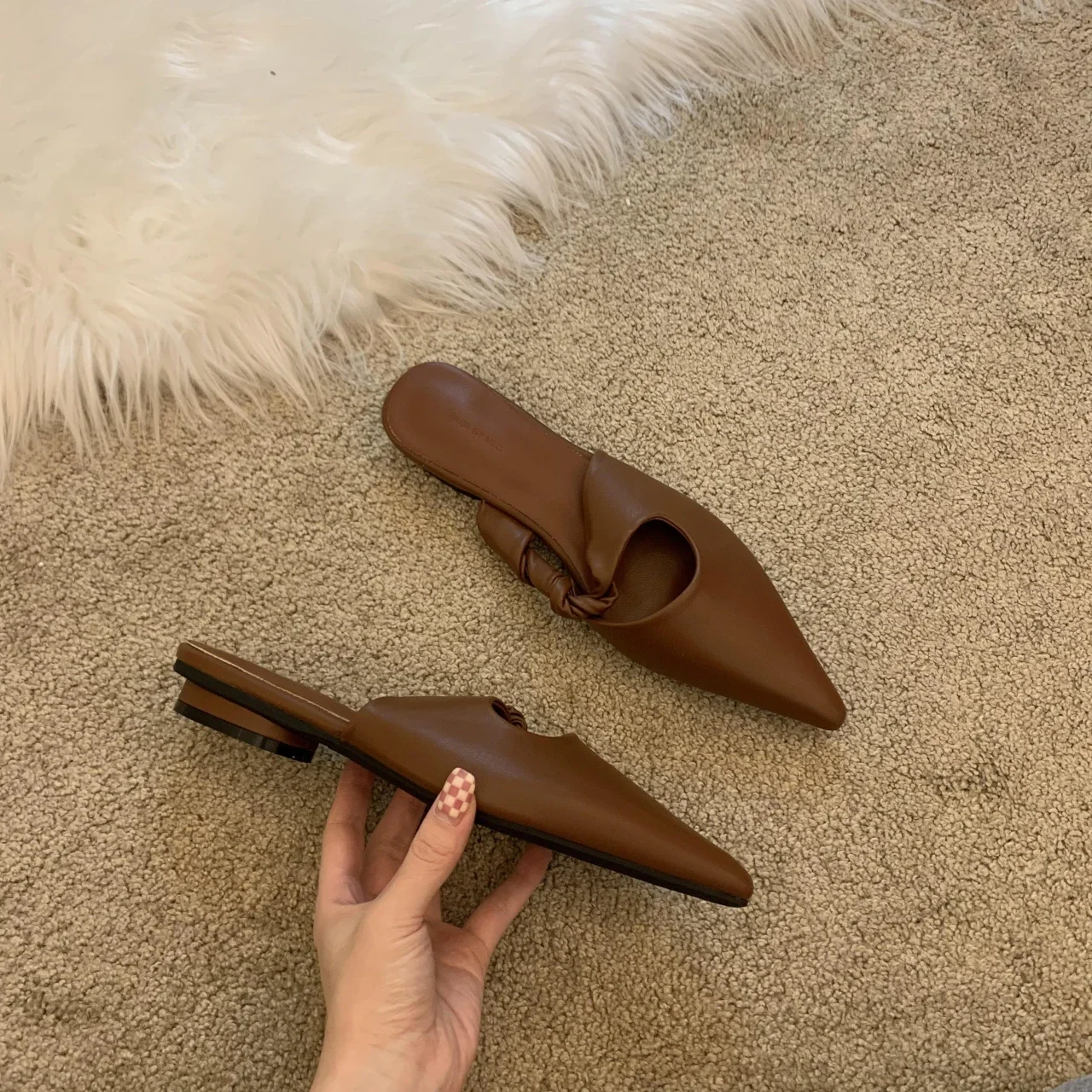 Pointed Toe Mules – Flat Slip-On Women’s Slides for Spring & Summer