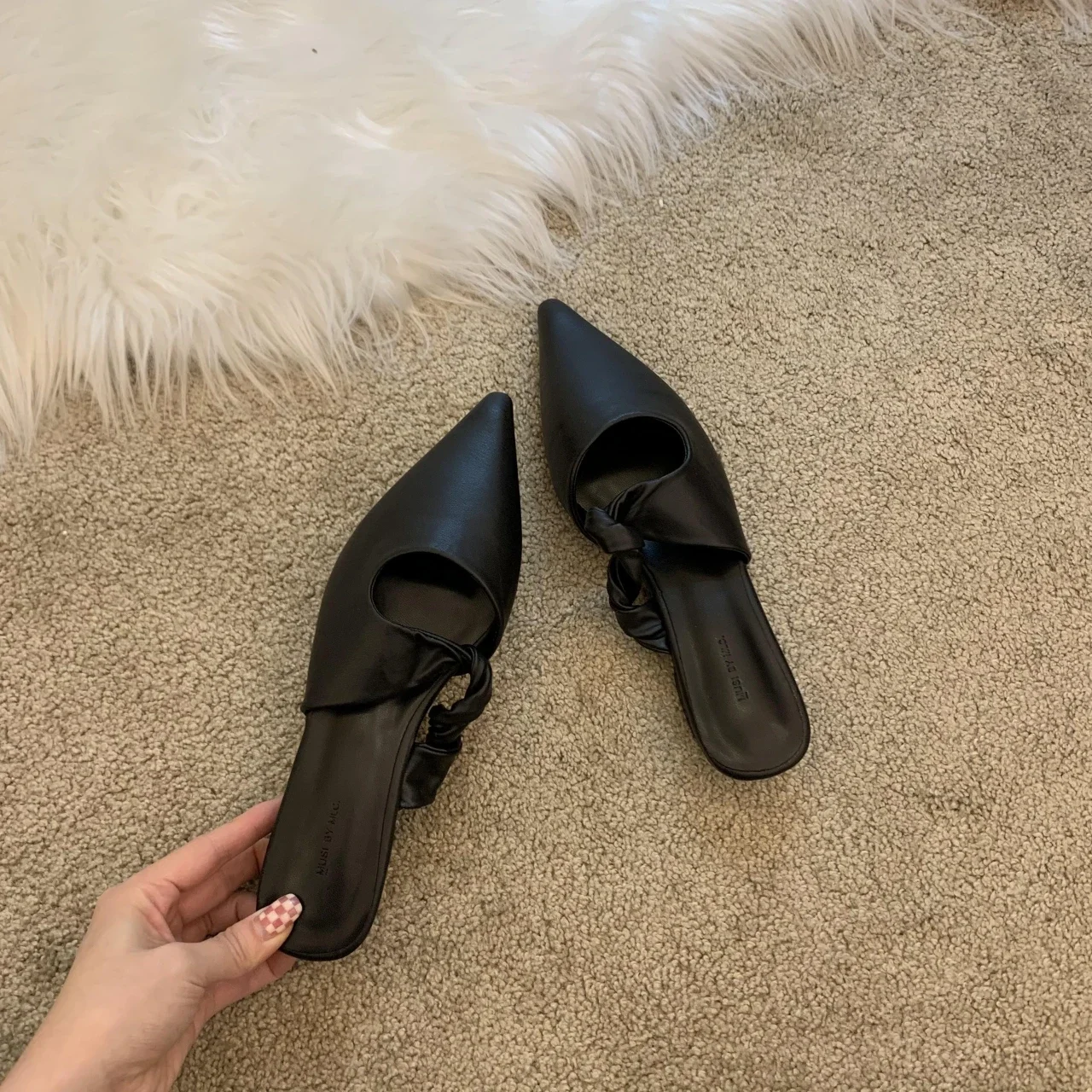 Pointed Toe Mules – Flat Slip-On Women’s Slides for Spring & Summer