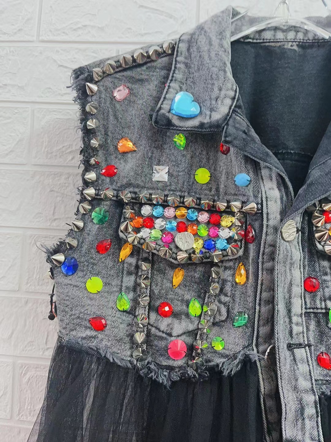 mmexport1681111121159