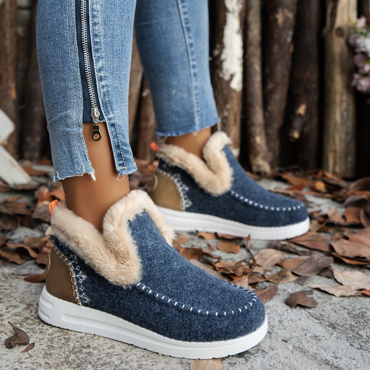 Warm and thick snow boots European and American flat-soled large-size furry short-sleeved cotton shoes