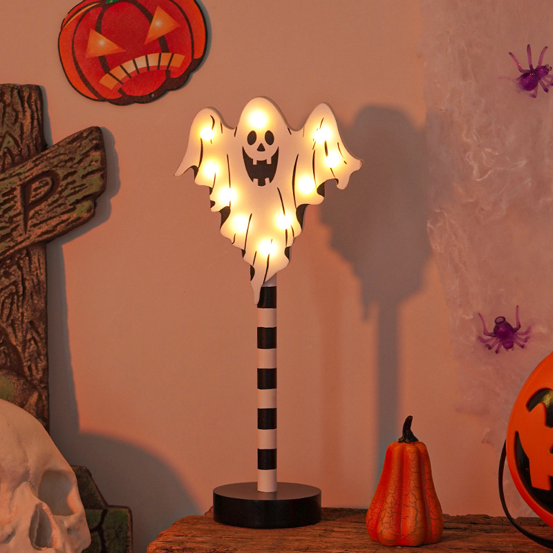 Lámpara LED de modelado para decoración de Halloween con figura de calabaza sonriente en madera de 25cm x 25cm x 15cm con luz blanca cálida