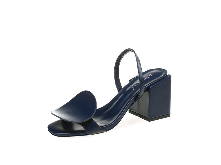 Square heel sandals for women, Roman square, trendy, personalized, thick heel, back strap, white sandals in image 2