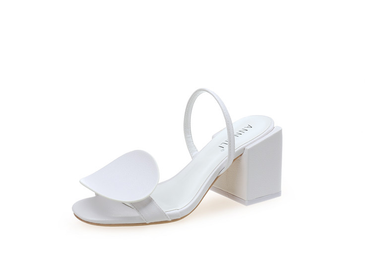 Square heel sandals for women, Roman square, trendy, personalized, thick heel, back strap, white sandals in image 4