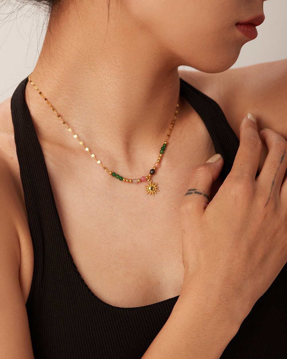 French fashion retro INS style sun pendant necklace