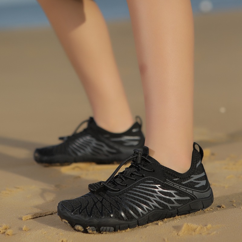 Outdoor children's quick-drying non-slip beach shoes, breathable wading shoes, soft-soled running shoes image 5