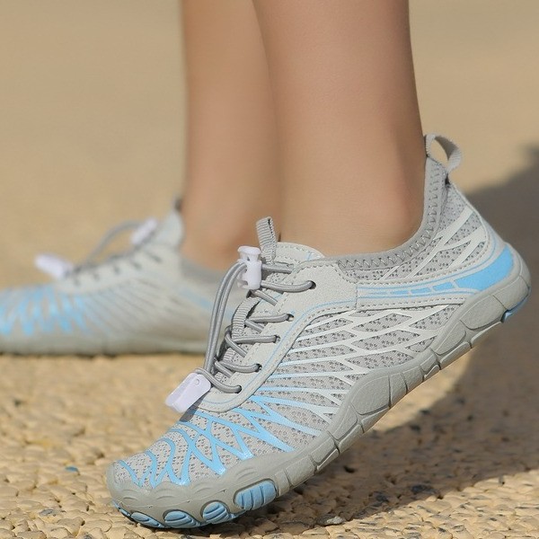 Outdoor children's quick-drying non-slip beach shoes, breathable wading shoes, soft-soled running shoes image 9