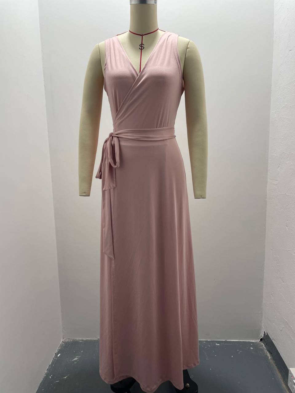 Women’s elegant sleeveless dress – burgundy