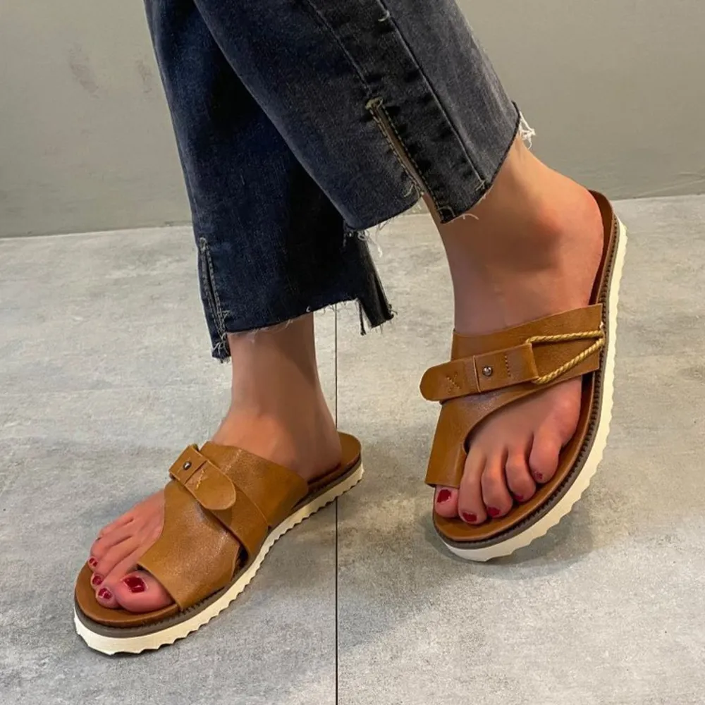 Summer sandals for women casual breathable cool with a flat leather surface image 5