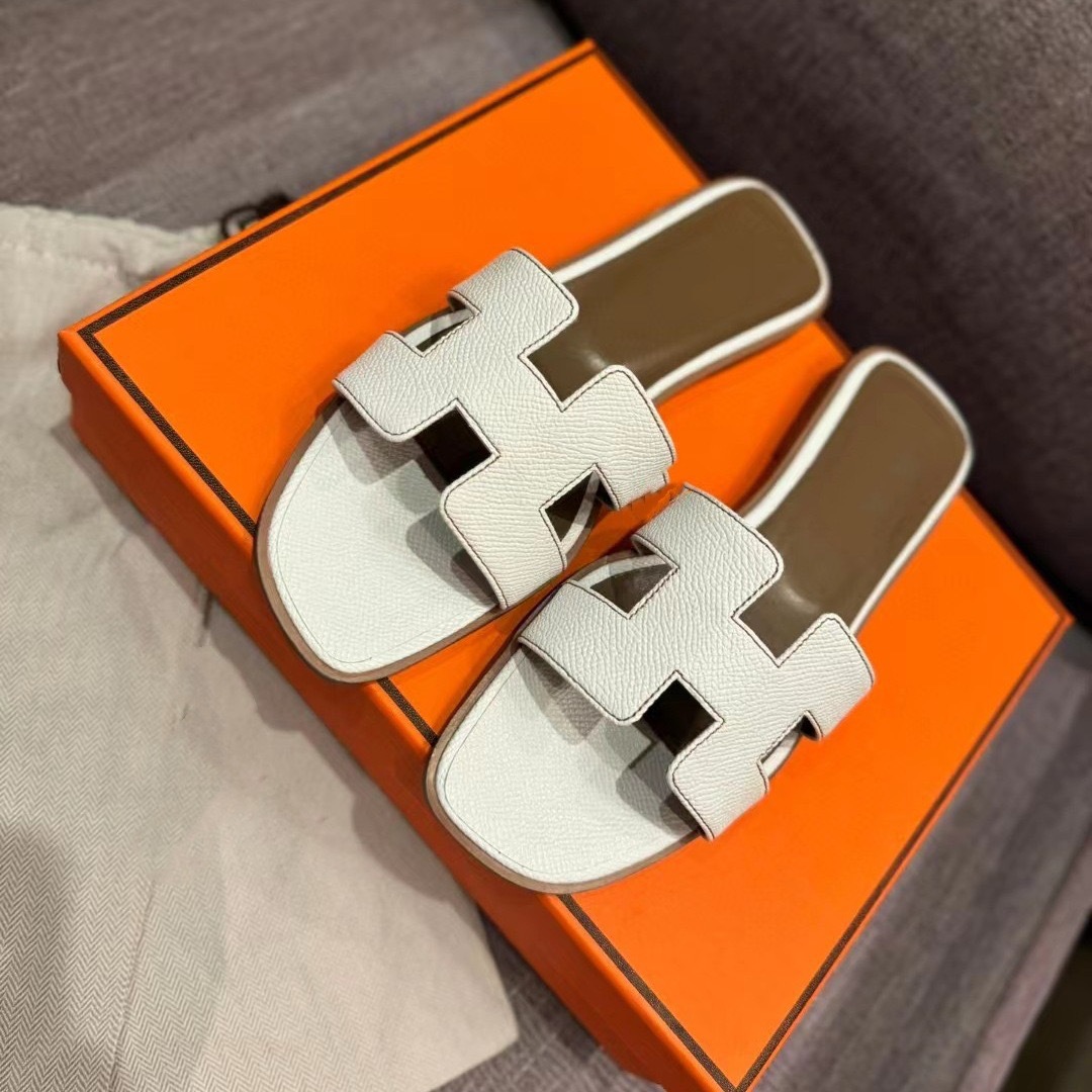 Flat bottomed beach sandals are fashionable casual lightweight and can be worn as a single drag image 6