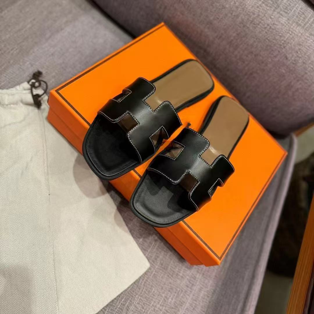 Flat bottomed beach sandals are fashionable casual lightweight and can be worn as a single drag image 12