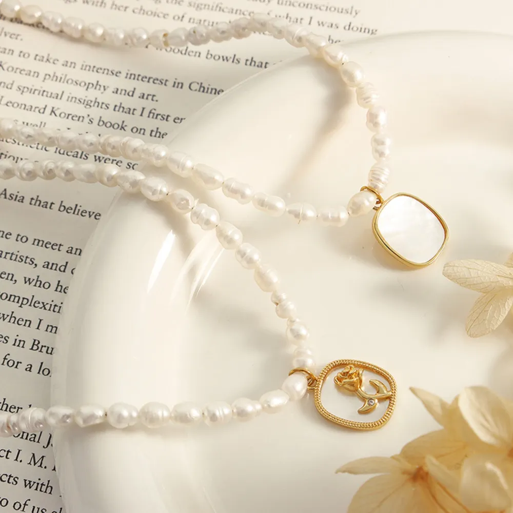 French Baroque freshwater pearl chain oval plate inlaid with zircon colored shell relief flower