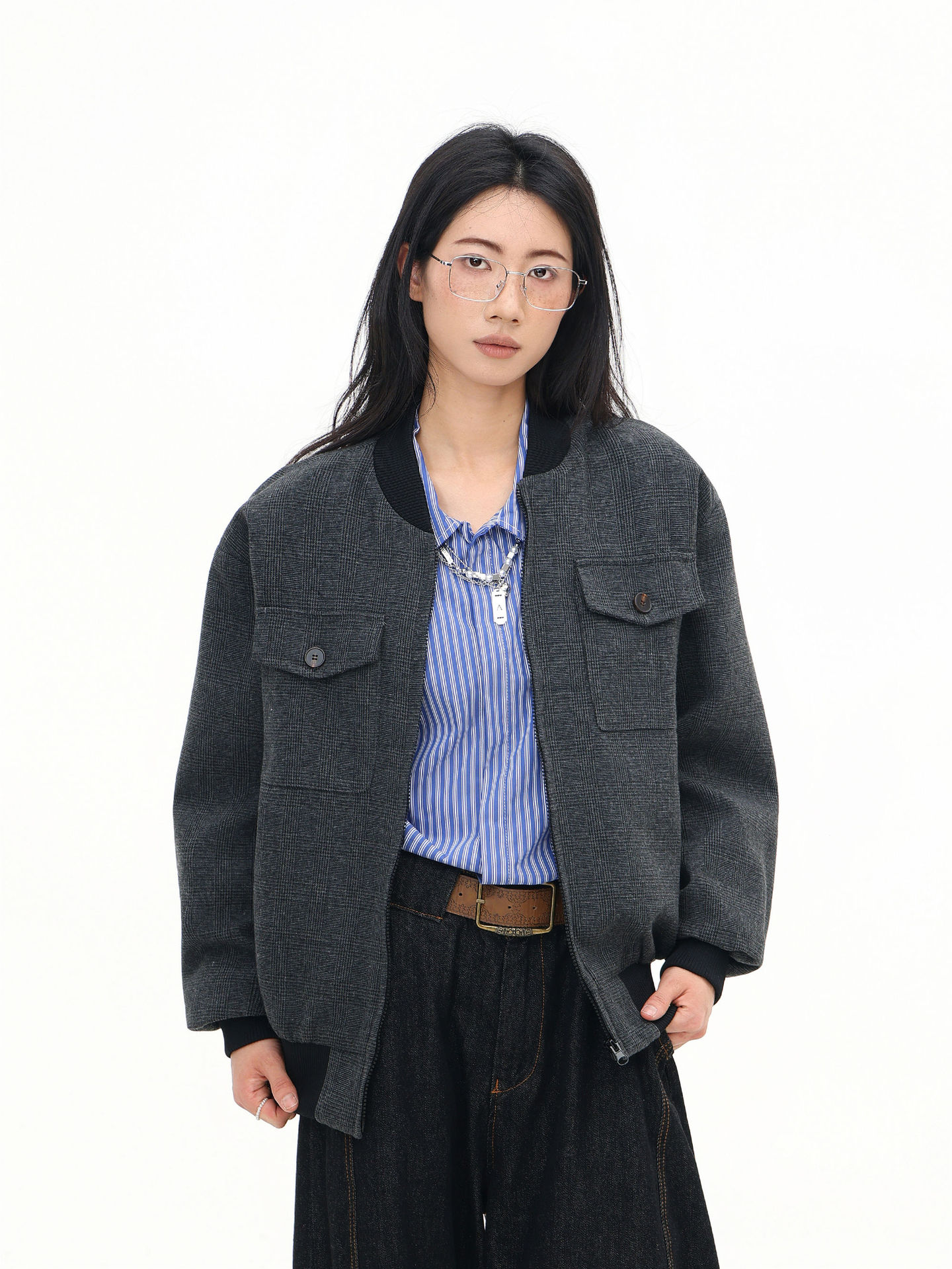 Vintage Gray Jacket with Flip Collar - Zipper Closeup