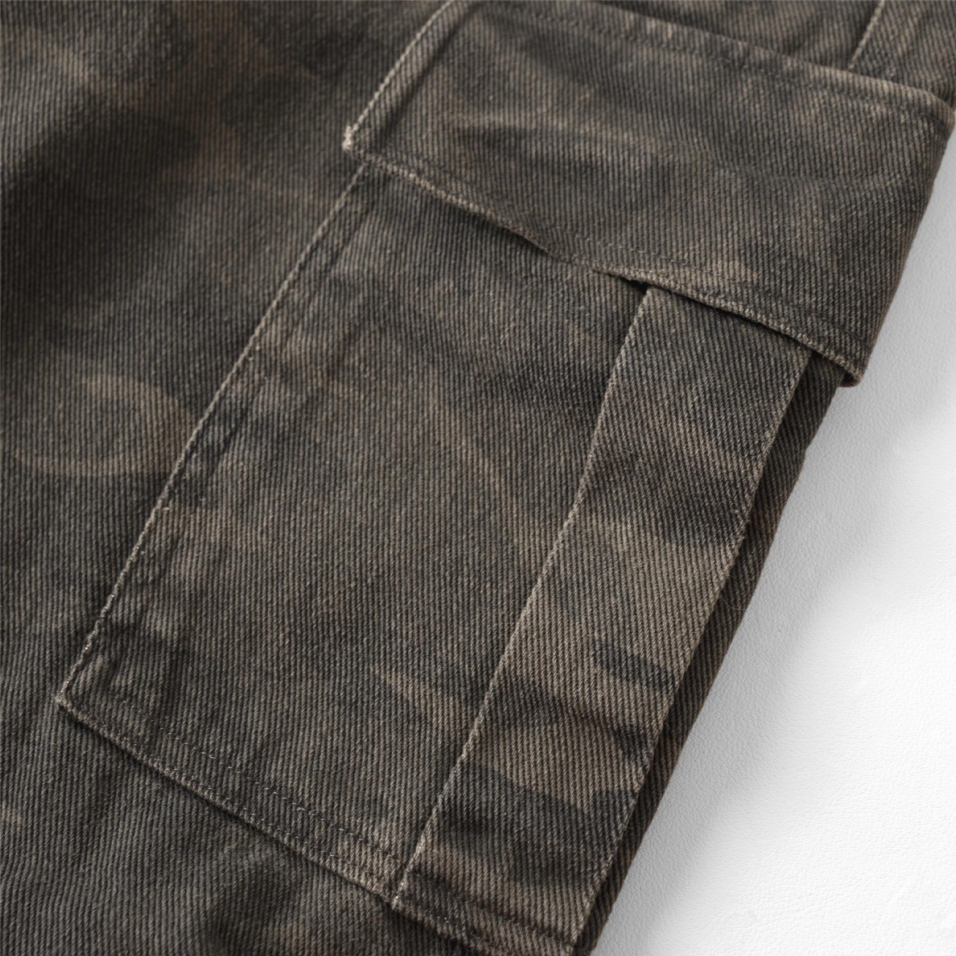 Waistband and zipper fly detail