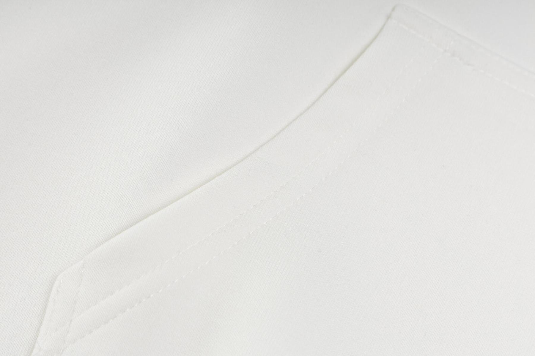 Embroidered sweatshirt shoulder width detail