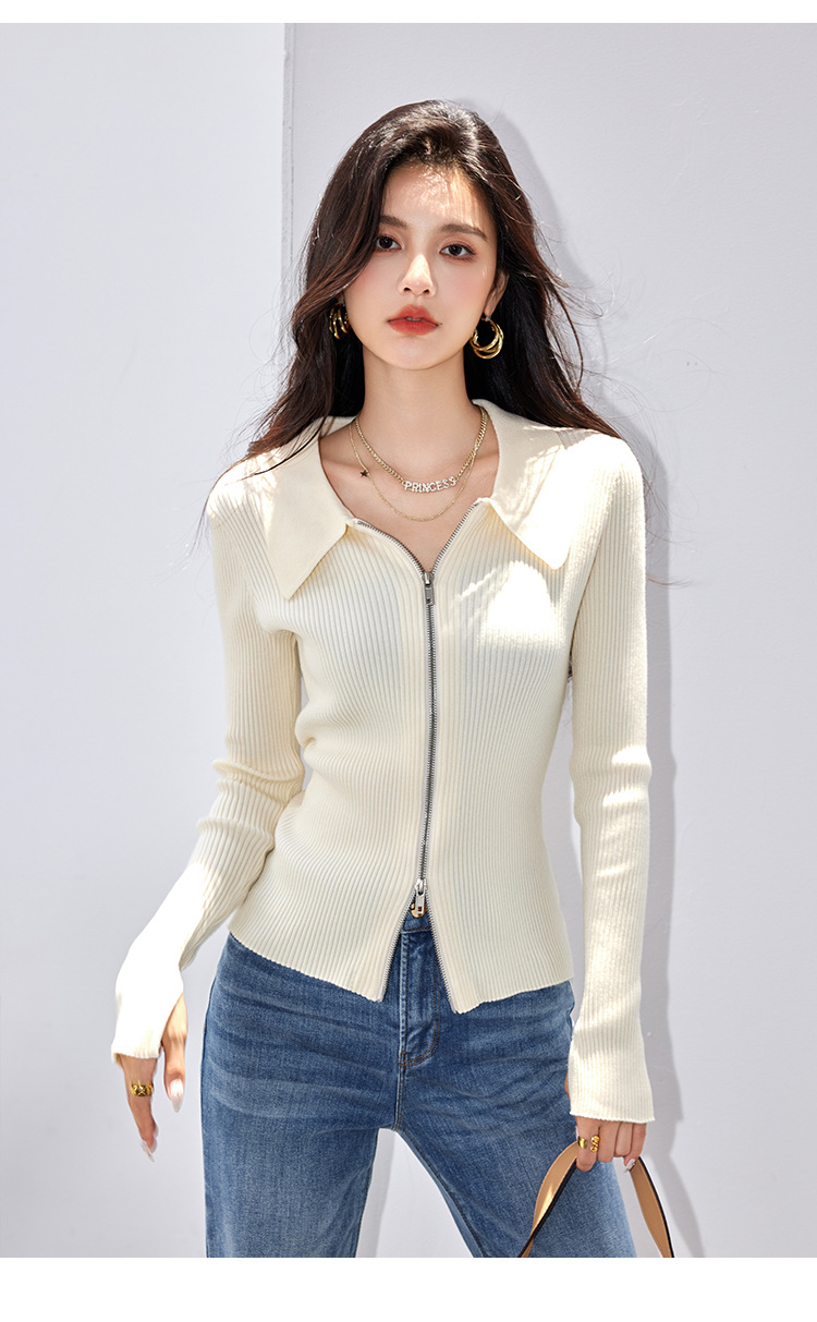Suéter de punto con cremallera y cuello camisero beige