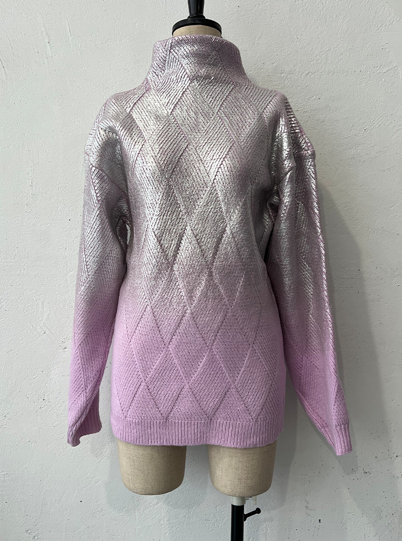 hot silver checkered sweater pullover