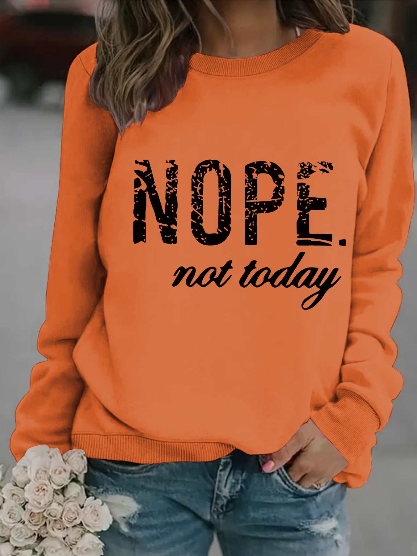Sudadera NOPE en color blanco