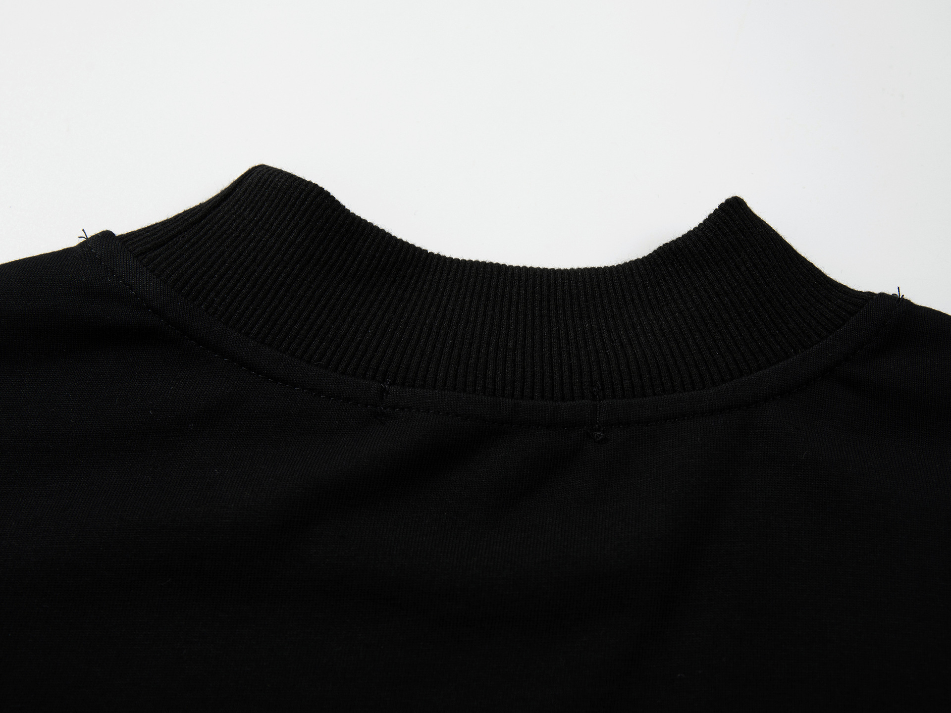 Bottom shirt half high neck T-shirt