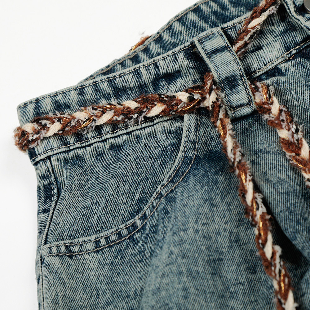 Curved hem jeans black cotton denim hip and thigh fit