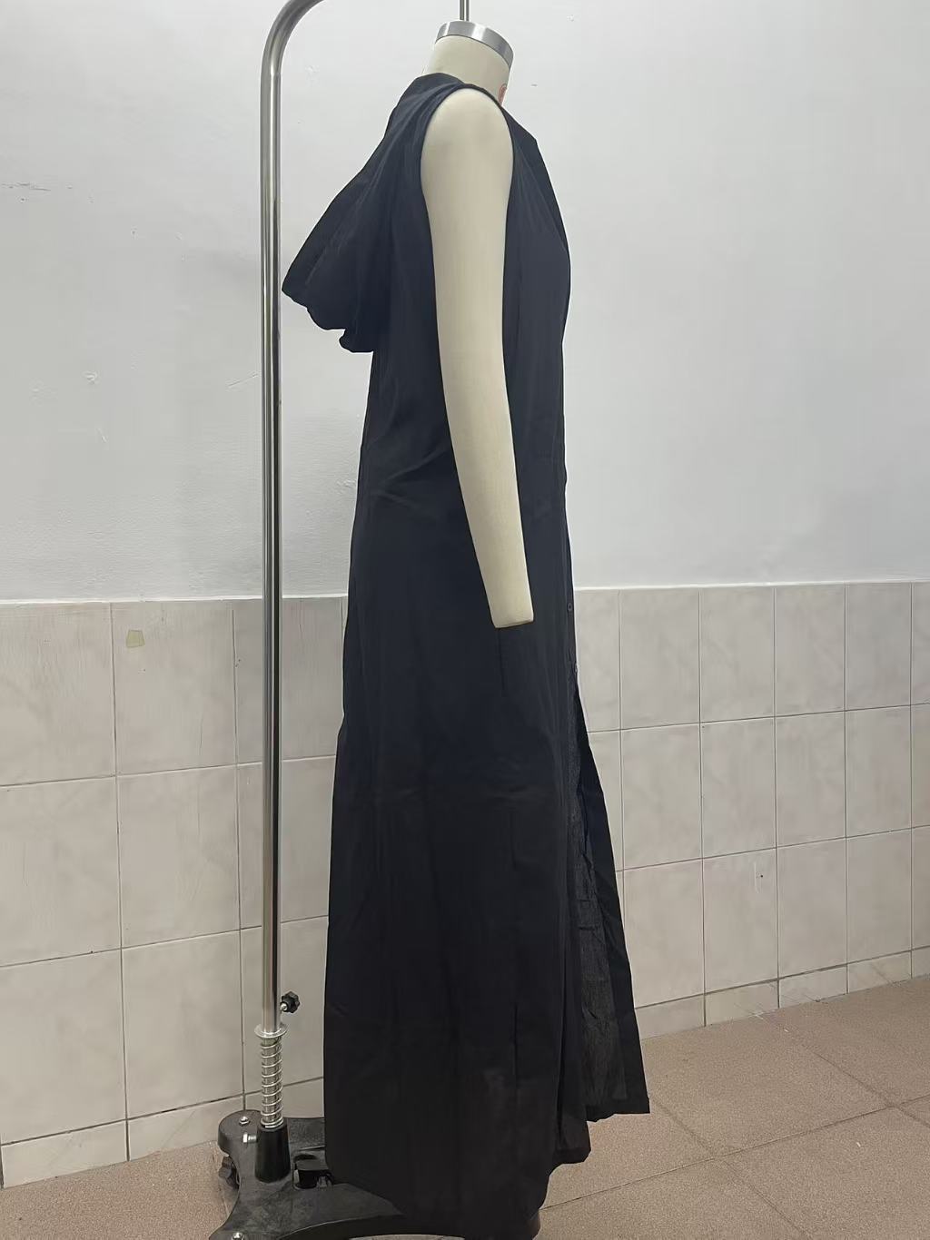 Women's sleeveless deep V-neck hooded maxi dress in black – loose fit literary retro style