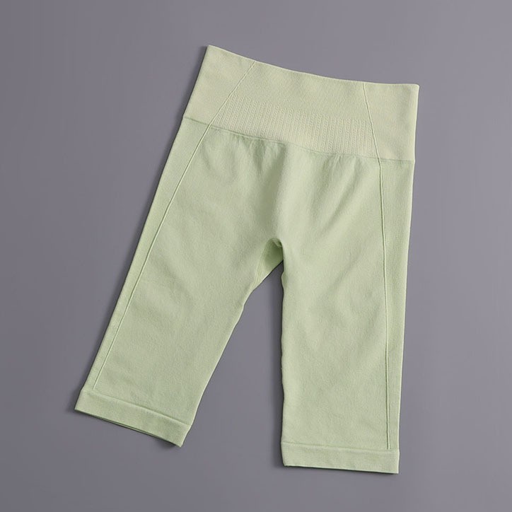 Seamless Shorts for Women High-Waisted Butt-Lifting Workout Shorts Breathable 5/6 Length Running