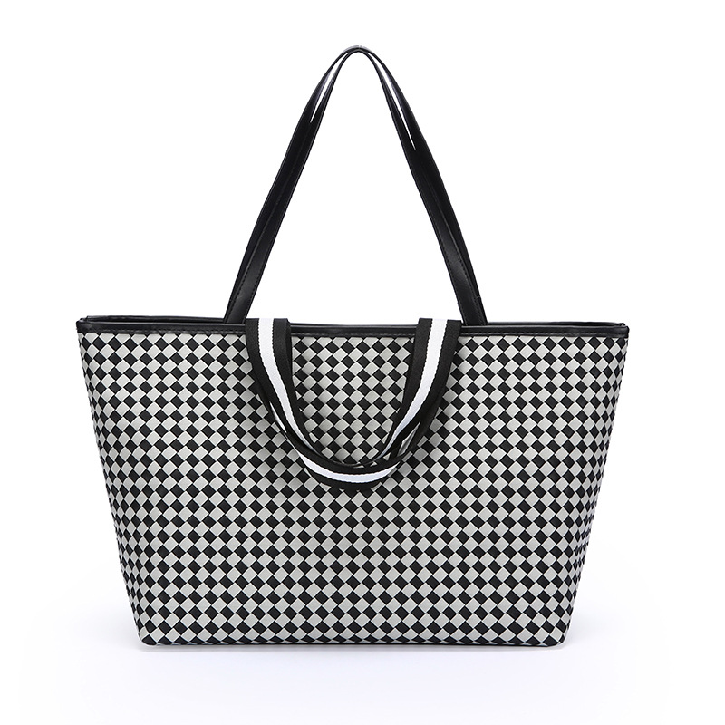 Single shoulder large capacity bag for women